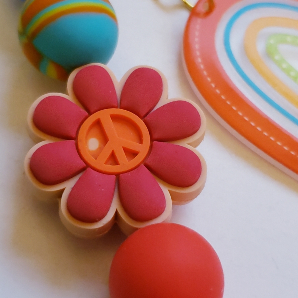 Handmade SiIicone Focal Beaded Rainbow 70s Peace Flower Keychain - Picture 6 of 6
